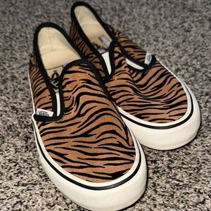 Vans Tiger-Print Slip-On Sneakers - Tan & Black size 6.5 women’s